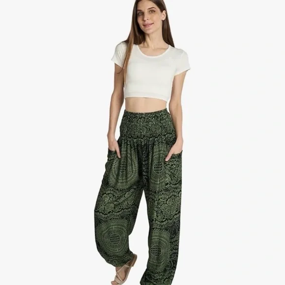 Women's Wide Leg Boho Pants - Black and Green Patterned - Picture 6 of 7
